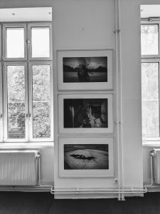 Ausstellungsansicht Parallel Vienna 2021 der Galerie Schloss Parz mit Isa Stein