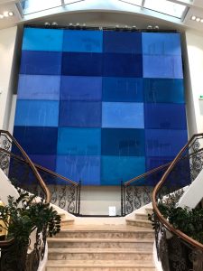Frenzi Rigling, In Blau, Foto: Galerie Schloss Parz
