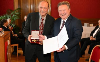 Christian Ludwig Attersee erhält das goldene Ehrenzeichen für Verdienste um das Land Wien